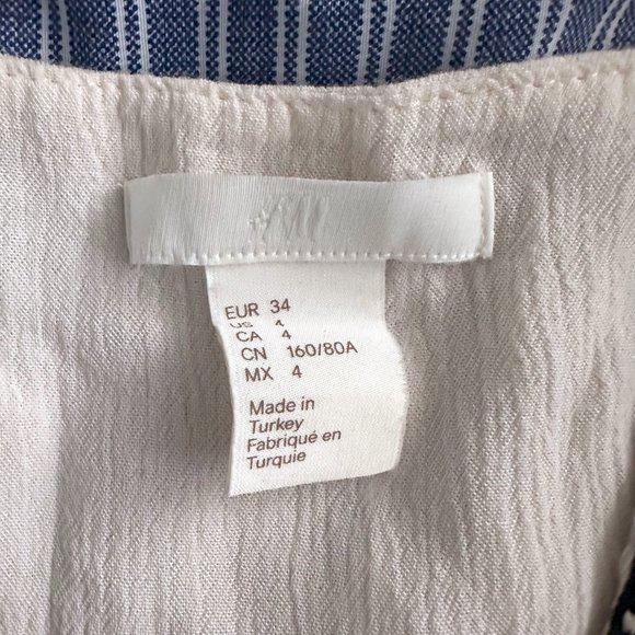 Long Sleeve Blouse from H&M. Excellent Condition, size: 4 (S) - Picture 3 of 3